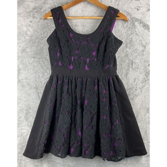 Jay Godfrey Dresses & Skirts - Jay Godfrey Womens Black Purple Floral Lace Fit and Flare Cocktail Dress Size 8